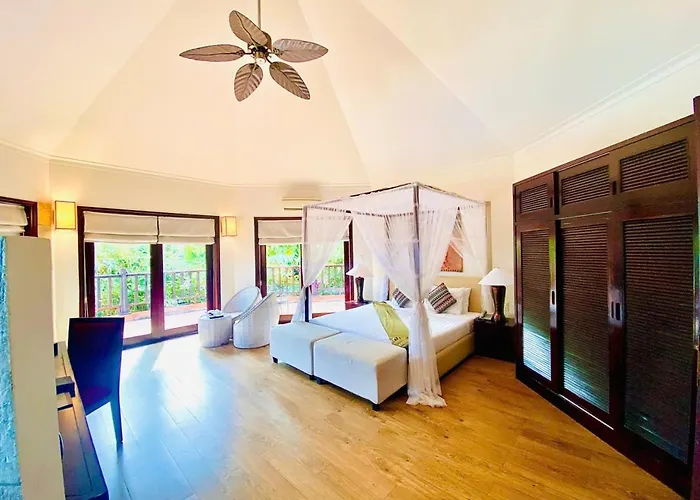 Poshanu Boutique 4*